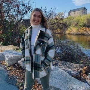 Meet your Posher, Roslyn